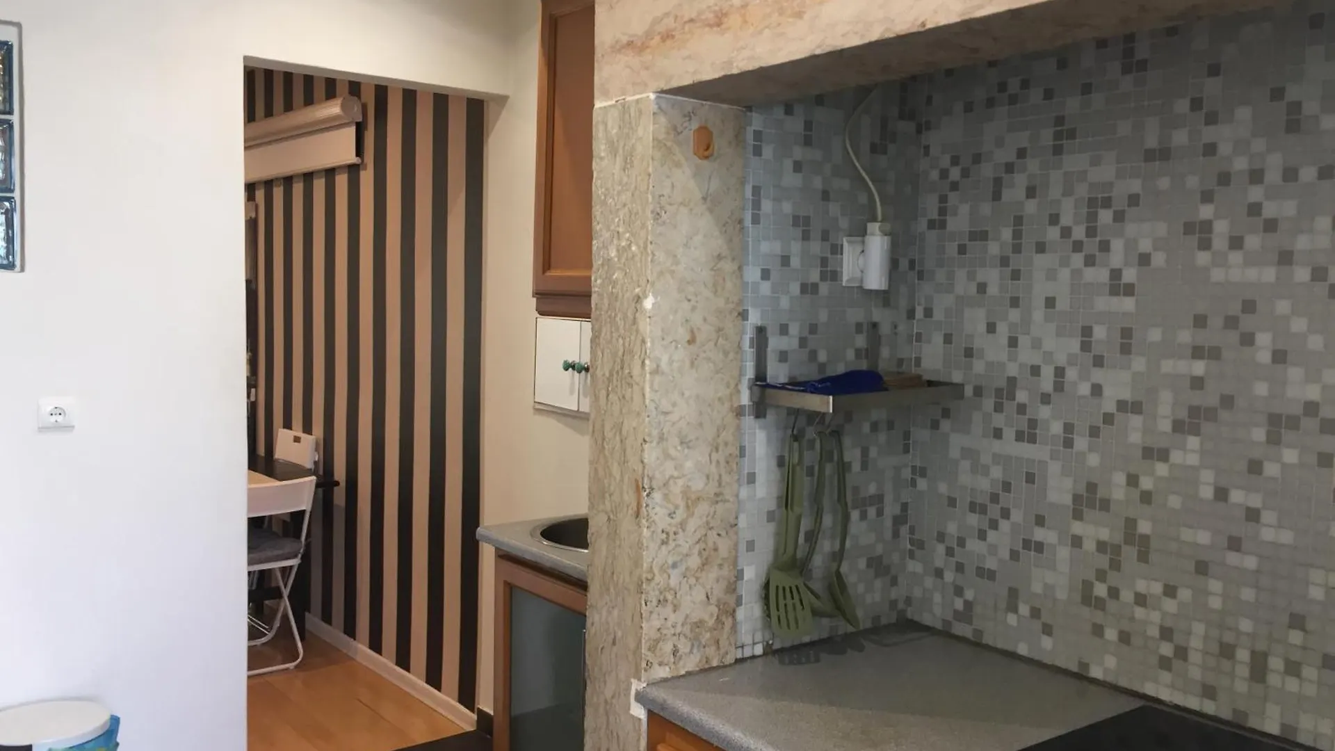 Cosy Apartment Near Feira Da Ladra Lisbon Portugal