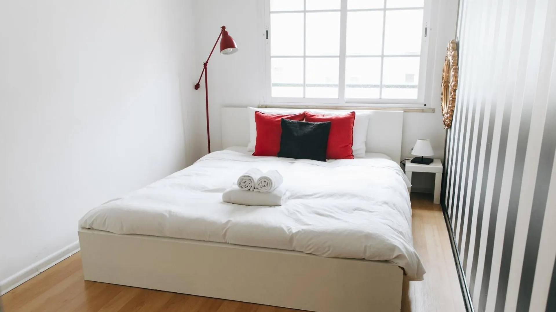 Cosy Apartment Near Feira Da Ladra Lisbon Portugal